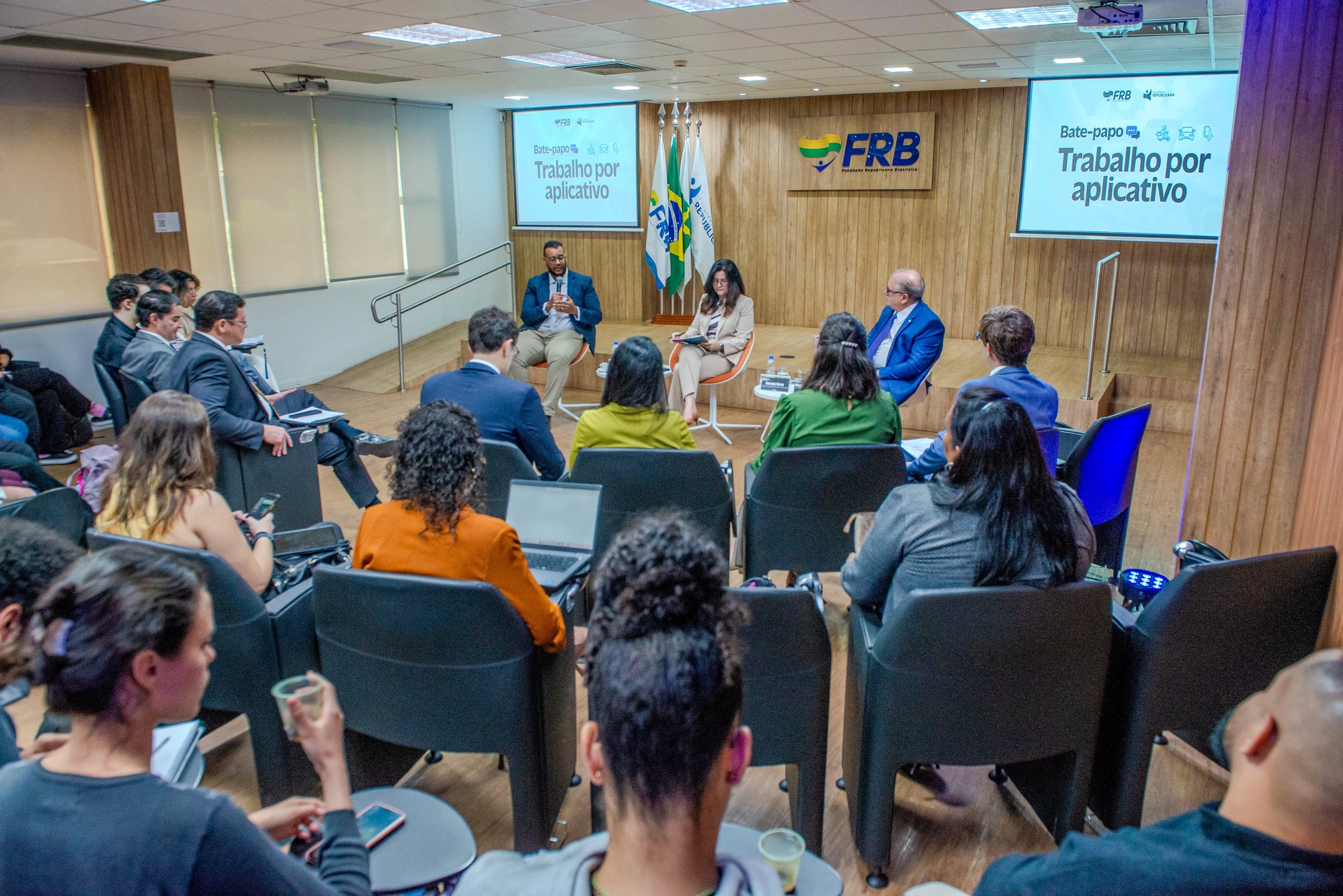 Bate-papo político: “Trabalho por Aplicativo” – Conjuntura Republicana Ed. nº 233