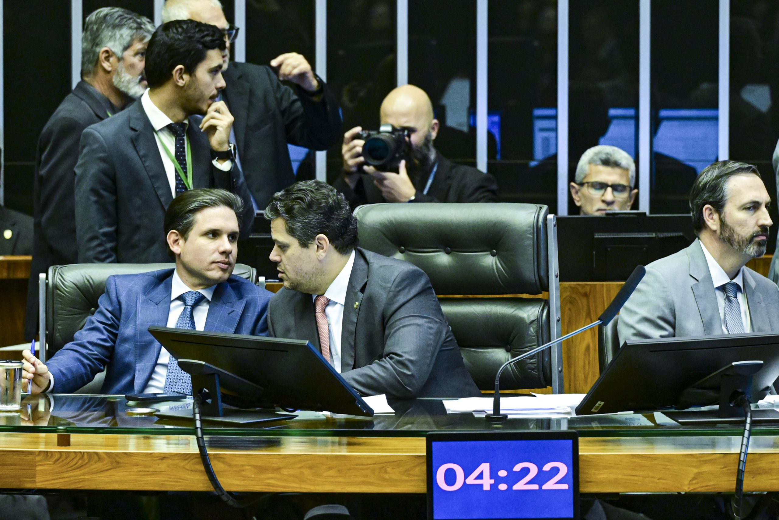 Tensões institucionais marcam a reta final do Legislativo – Conjuntura Republicana Ed. nº 241